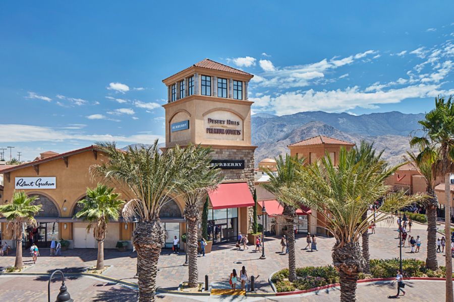 Desert Hills Premium Outlets