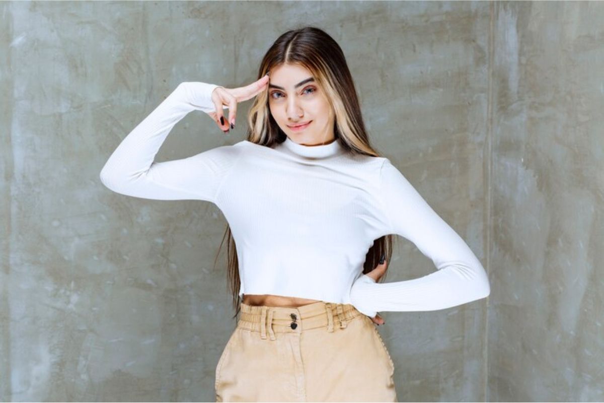 7 Ways to Style a Basic Long Sleeve Crop Top for Every Season