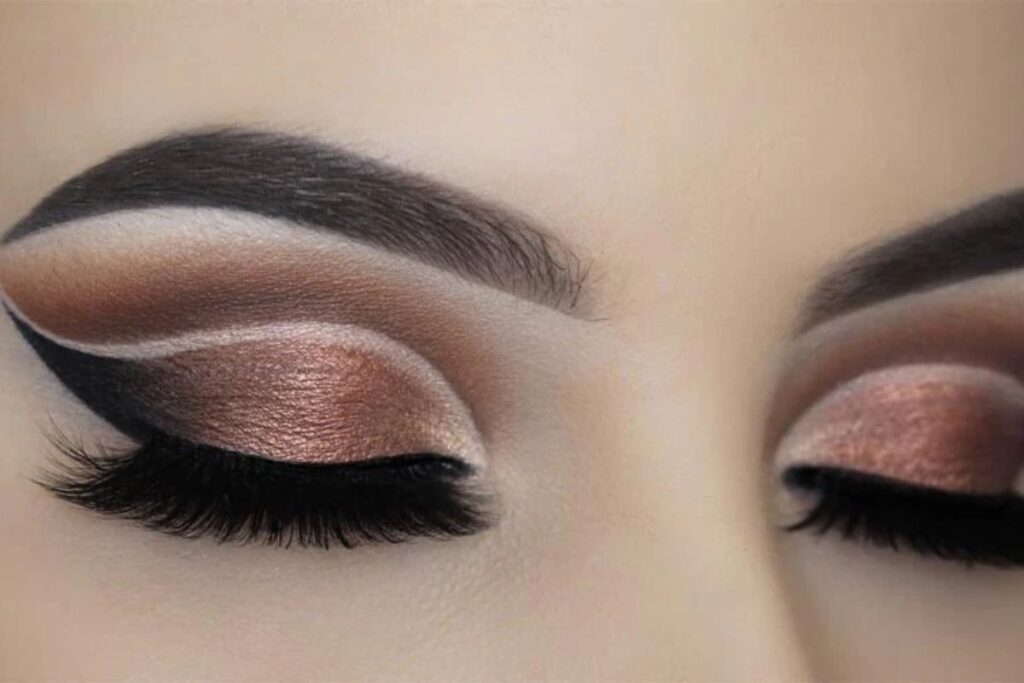 Cut Crease Eye Makeup