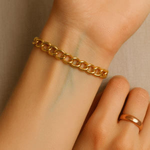 Warm-Undertones-Your-veins-appear-greenish.-Opt-for-yellow-gold-or-rose-gold-for-a-radiant-finish